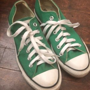 EUC Green Converse!💚💚